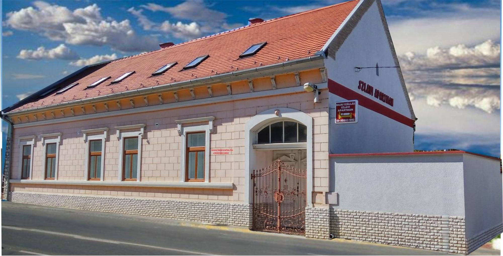 Szlavi Apartman Baja Esterno foto