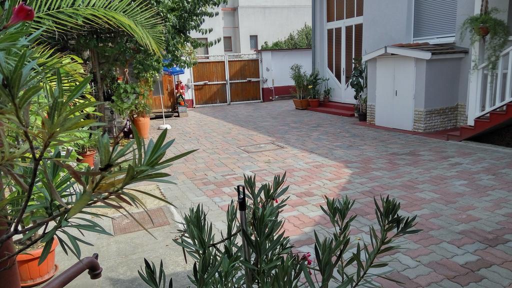 Szlavi Apartman Baja Esterno foto