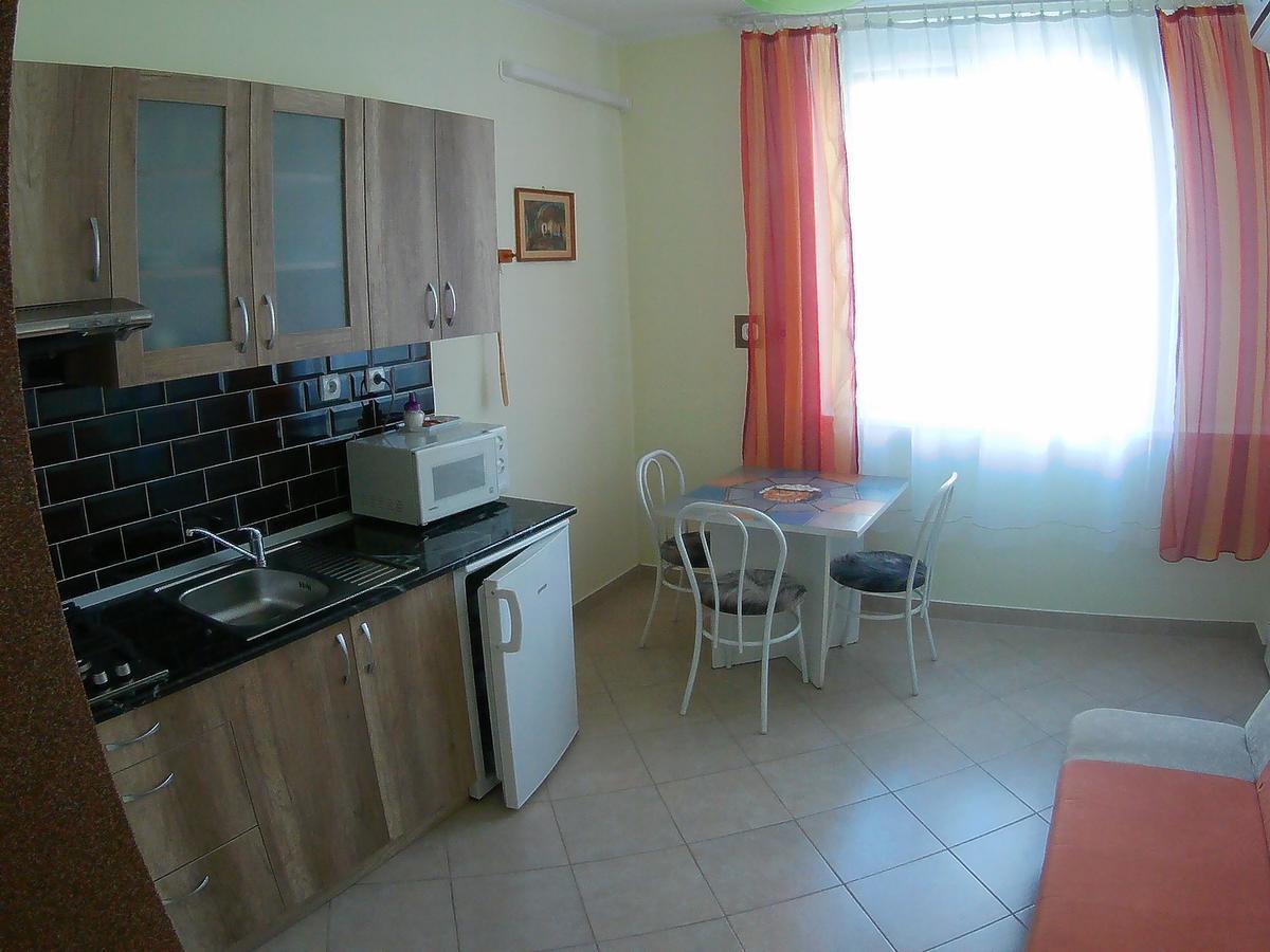 Szlavi Apartman Baja Esterno foto