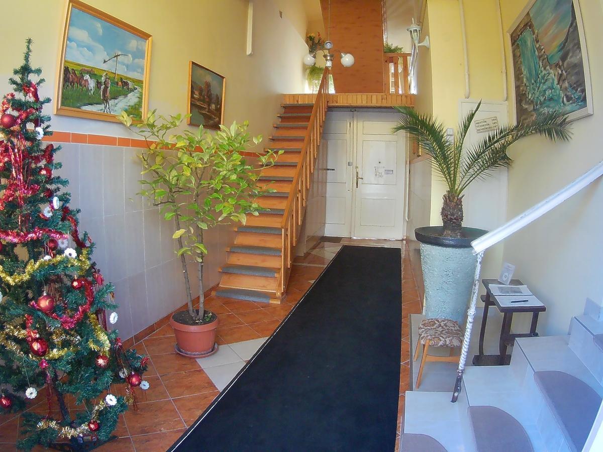 Szlavi Apartman Baja Esterno foto